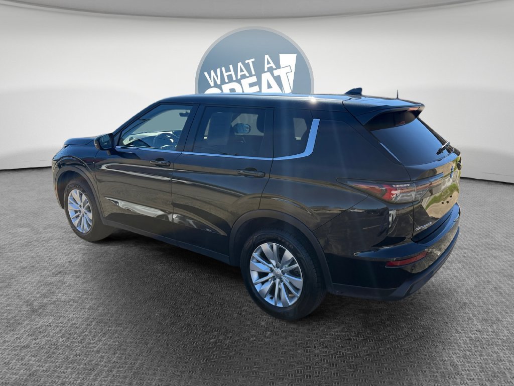 Used 2025 Mitsubishi Outlander ES AWD/4WD image 6