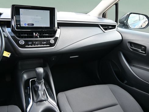 Used 2025 Toyota Corolla LE FWD image 11