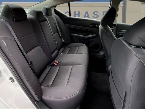 Used 2025 Nissan Altima 2.5 SV FWD image 27