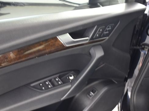 Used 2019 Audi Q5 Premium w/ Convenience Package AWD/4WD image 15