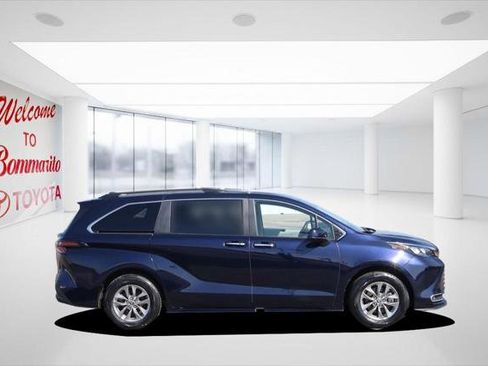 Certified 2024 Toyota Sienna XLE image 5