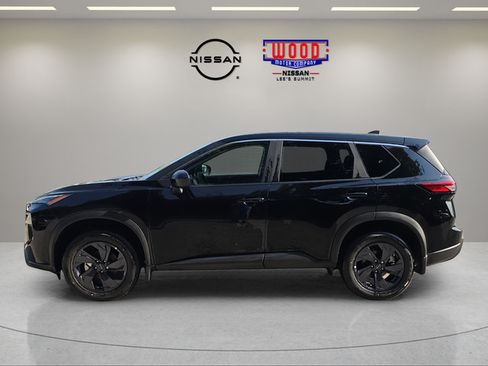 Certified 2026 Nissan Rogue SV FWD image 5