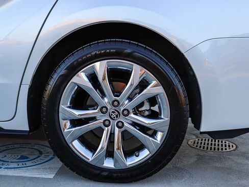 Used 2022 Toyota Sienna Platinum image 13