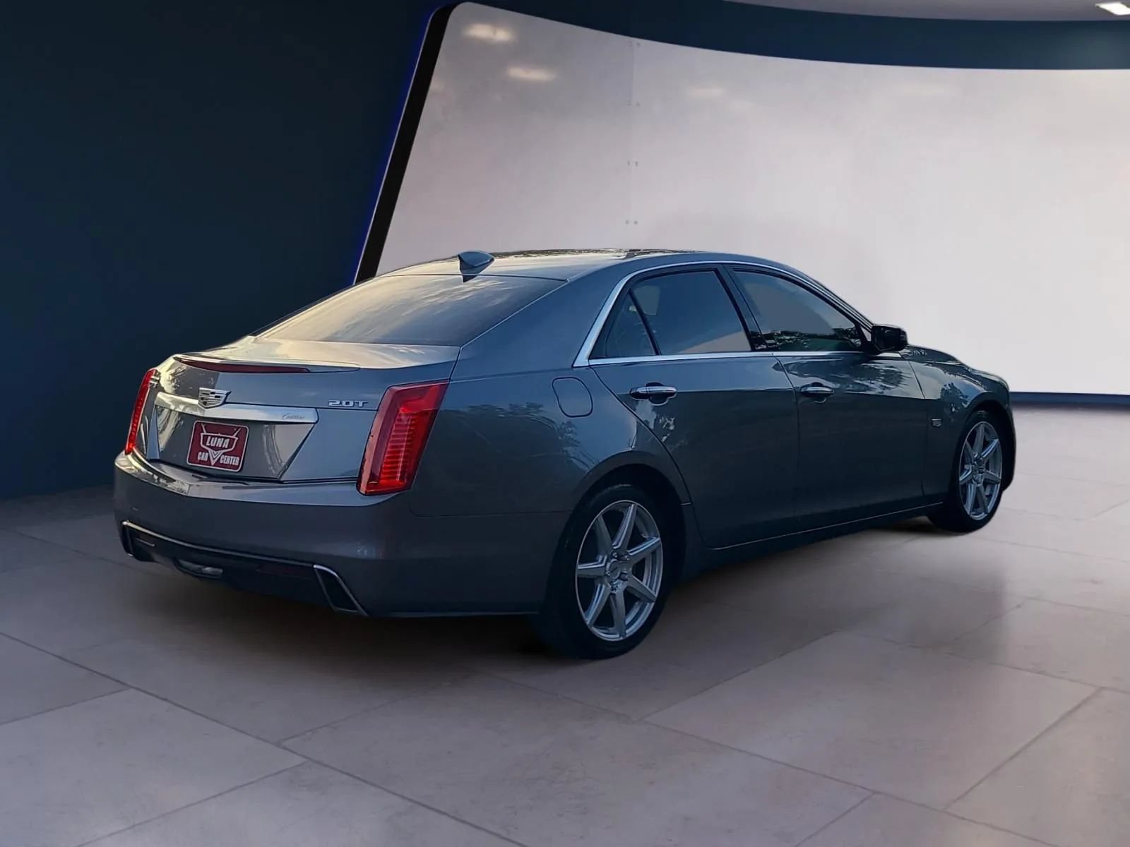 Used 2018 Cadillac CTS Luxury RWD image 5