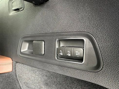 Used 2026 Mercedes-Benz GLS 450 4MATIC image 41