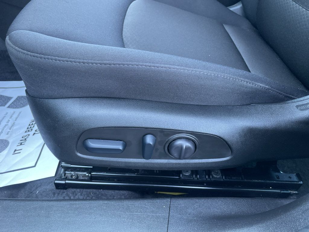 Certified 2025 Chevrolet Malibu LT FWD image 18