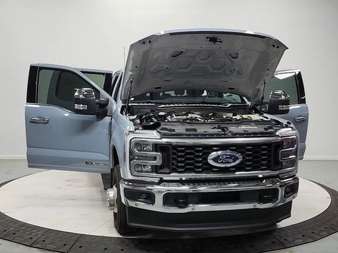Used 2025 Ford F350 Lariat w/ Lariat Ultimate Package AWD/4WD image 10