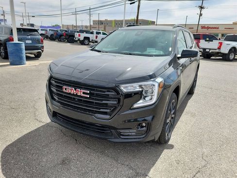 New 2024 GMC Terrain SLT w/ Infotainment Package II image 4