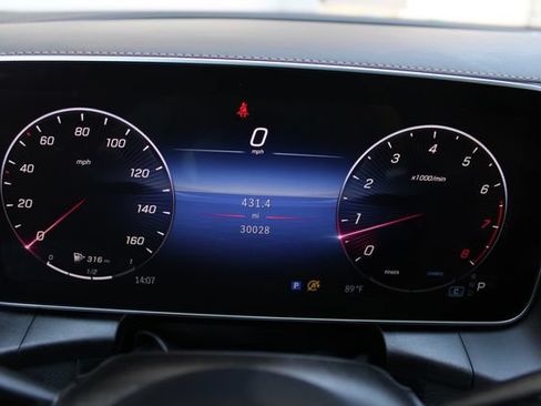 Used 2023 Mercedes-Benz GLC 300 4MATIC image 12