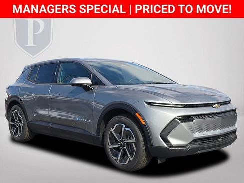 New 2026 Chevrolet Equinox EV LT image 2