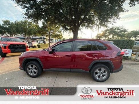 Used 2022 Toyota RAV4 XLE w/ Convenience Package FWD image 1