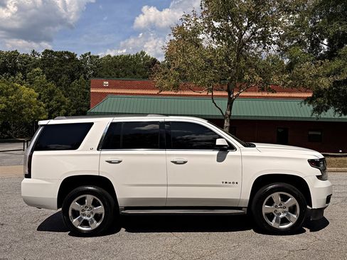 Used 2015 Chevrolet Tahoe LT RWD image 4