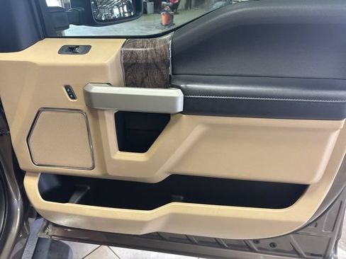 Used 2018 Ford F350 Lariat AWD/4WD image 6