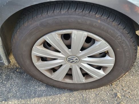 Used 2014 Volkswagen Jetta S image 9