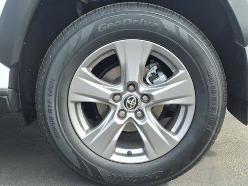 Certified 2024 Toyota RAV4 XLE w/ Convenience Package AWD/4WD image 9