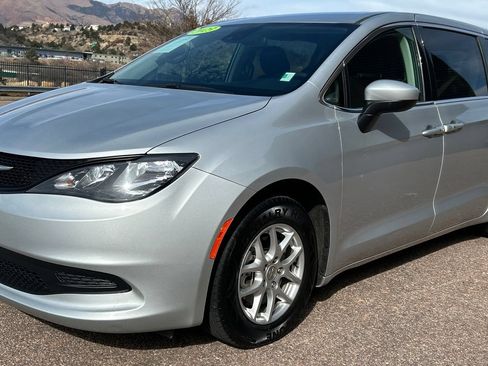 Used 2023 Chrysler Voyager LX FWD image 18
