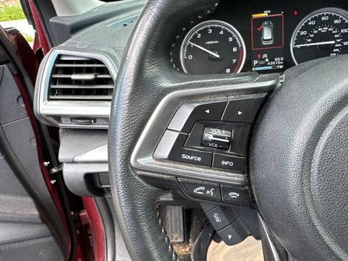 Used 2019 Subaru Forester Premium AWD/4WD image 5