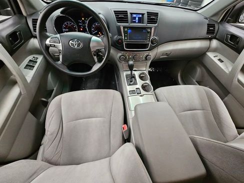 Used 2013 Toyota Highlander Plus image 13