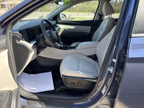 Certified 2025 Hyundai Tucson SEL image 12