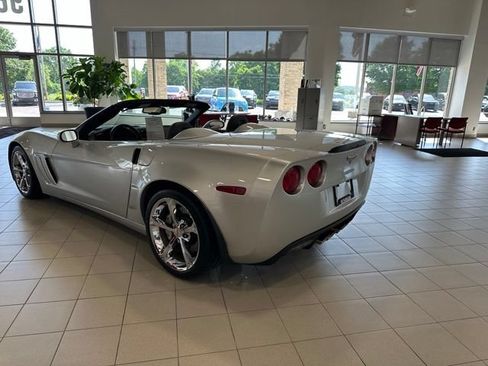 Used 2010 Chevrolet Corvette Grand Sport w/ Preferred Equipment Group RWD image 3