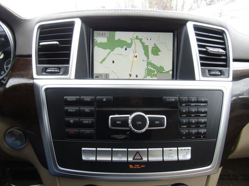 Used 2015 Mercedes-Benz GL 320 BlueTEC 4MATIC image 25