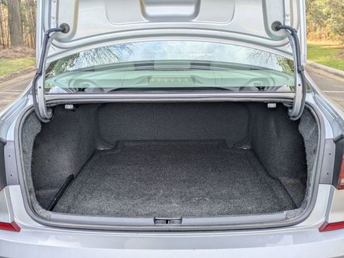 Used 2017 Volkswagen Passat 1.8T R-Line w/ R-Line Lighting Package image 13