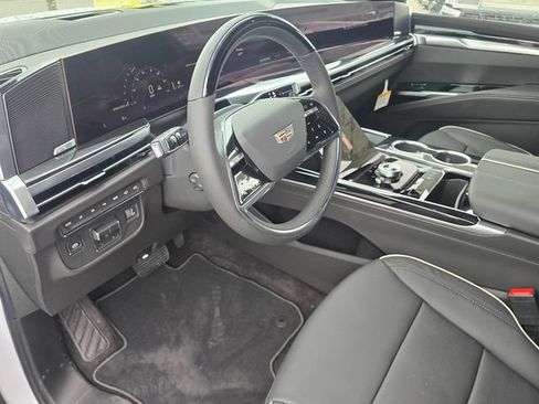 New 2026 Cadillac Escalade ESV Sport w/ Touring Package AWD/4WD image 22