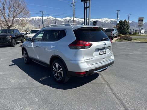 Used 2020 Nissan Rogue SV w/ Premium Package image 5
