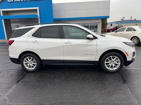 Used 2024 Chevrolet Equinox LT image 2