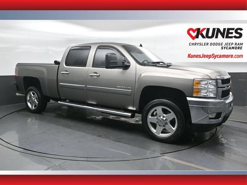 Used 2013 Chevrolet Silverado 2500 LT w/ Custom Sport Truck Package RWD image 1