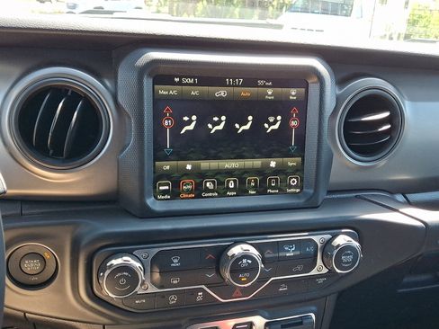 Used 2022 Jeep Wrangler Sport AWD/4WD image 15