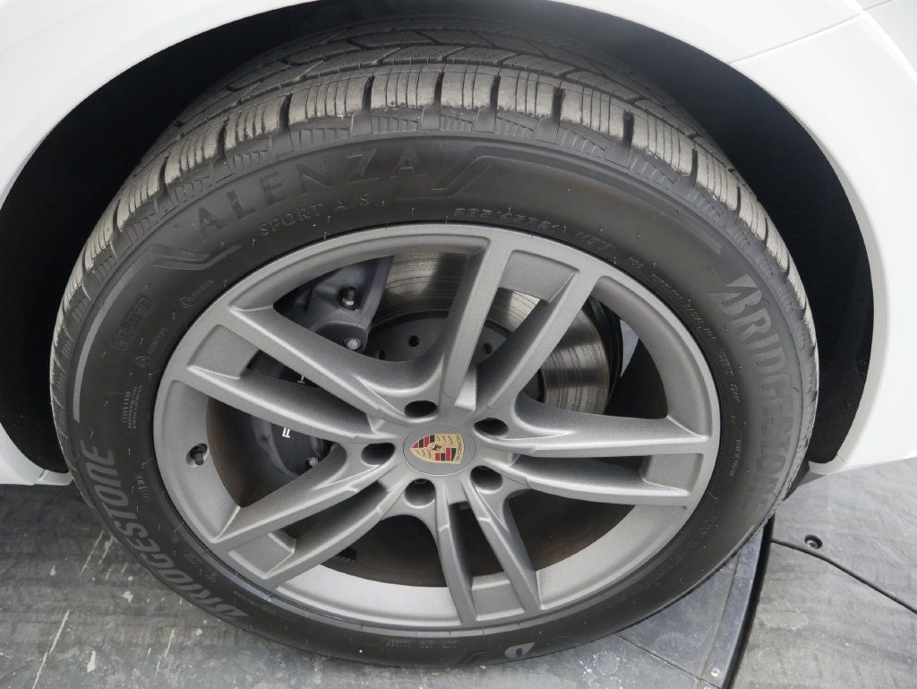 Certified 2026 Porsche Cayenne AWD/4WD image 16