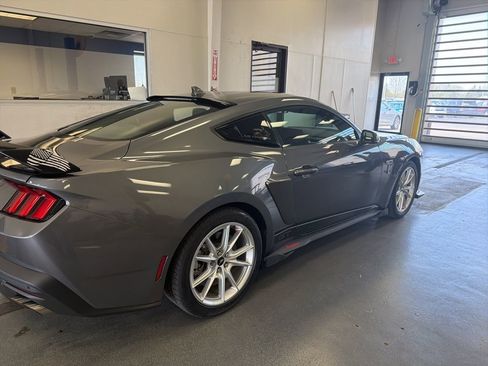 Used 2024 Ford Mustang GT Premium image 7