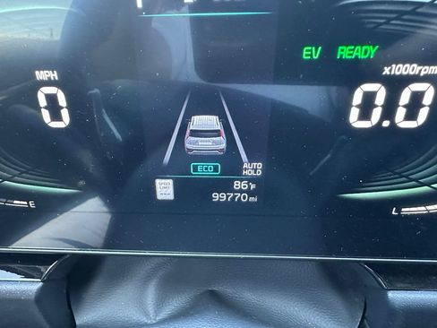 Used 2023 Kia Niro EX Touring FWD image 12