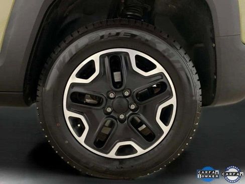 Used 2015 Jeep Renegade Trailhawk w/ Premium Leather Group image 27