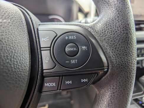 Used 2024 Toyota RAV4 XLE FWD image 26