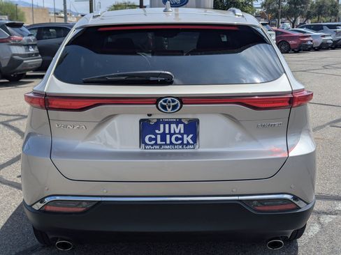 Used 2024 Toyota Venza Limited AWD/4WD image 3