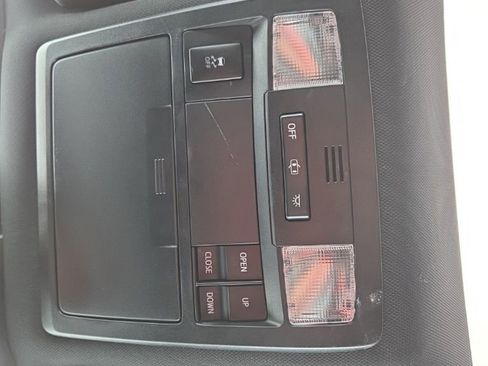 Used 2019 Toyota Tacoma TRD Sport image 27