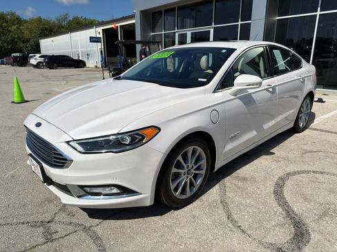Used 2017 Ford Fusion Energi Titanium FWD image 3