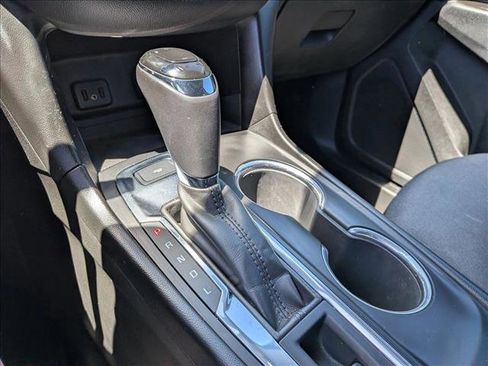 Used 2018 Chevrolet Equinox LT FWD image 11