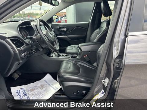 Used 2019 Jeep Cherokee Limited w/ Luxury Group AWD/4WD image 11