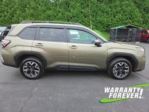 Used 2025 Subaru Forester Premium AWD/4WD image 8