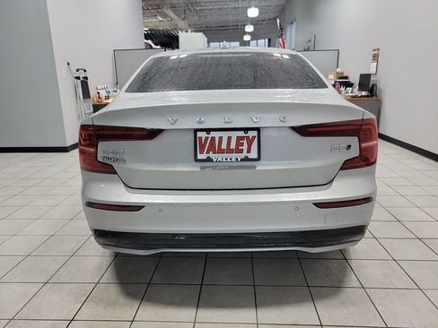 Used 2024 Volvo S60 B5 Core image 16