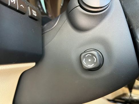 Used 2013 Lexus ES 350 w/ Premium Pkg FWD image 23