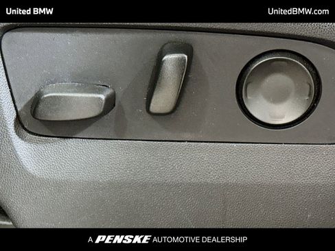 Used 2021 GMC Yukon SLT w/ SLT Luxury Plus Package image 4