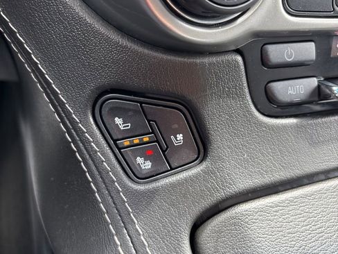 Used 2018 Chevrolet Suburban Premier AWD/4WD image 42