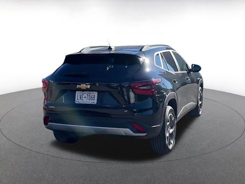 Used 2025 Chevrolet Trax LT w/ LT Convenience Package image 15