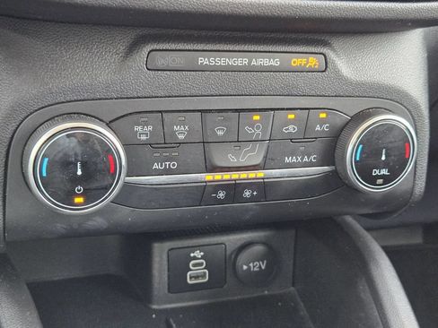 Used 2025 Ford Escape Active AWD/4WD image 24