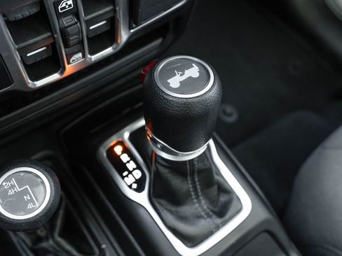 Used 2024 Jeep Wrangler Sahara image 16