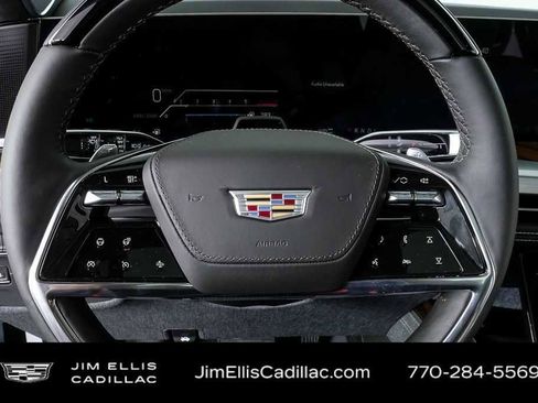 Used 2026 Cadillac Escalade ESV Platinum Sport w/ LPO, ONYX Package AWD/4WD image 9